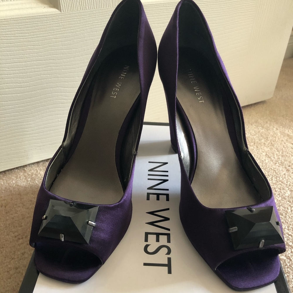 Nine West Menlo Heels - Picture 2 of 6